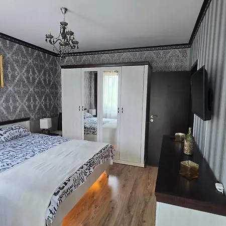 Polaris Apartment *